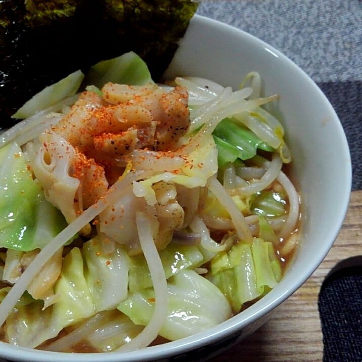 つぶ貝とキャベツもやしザックリ韓国のり味噌ラーメン